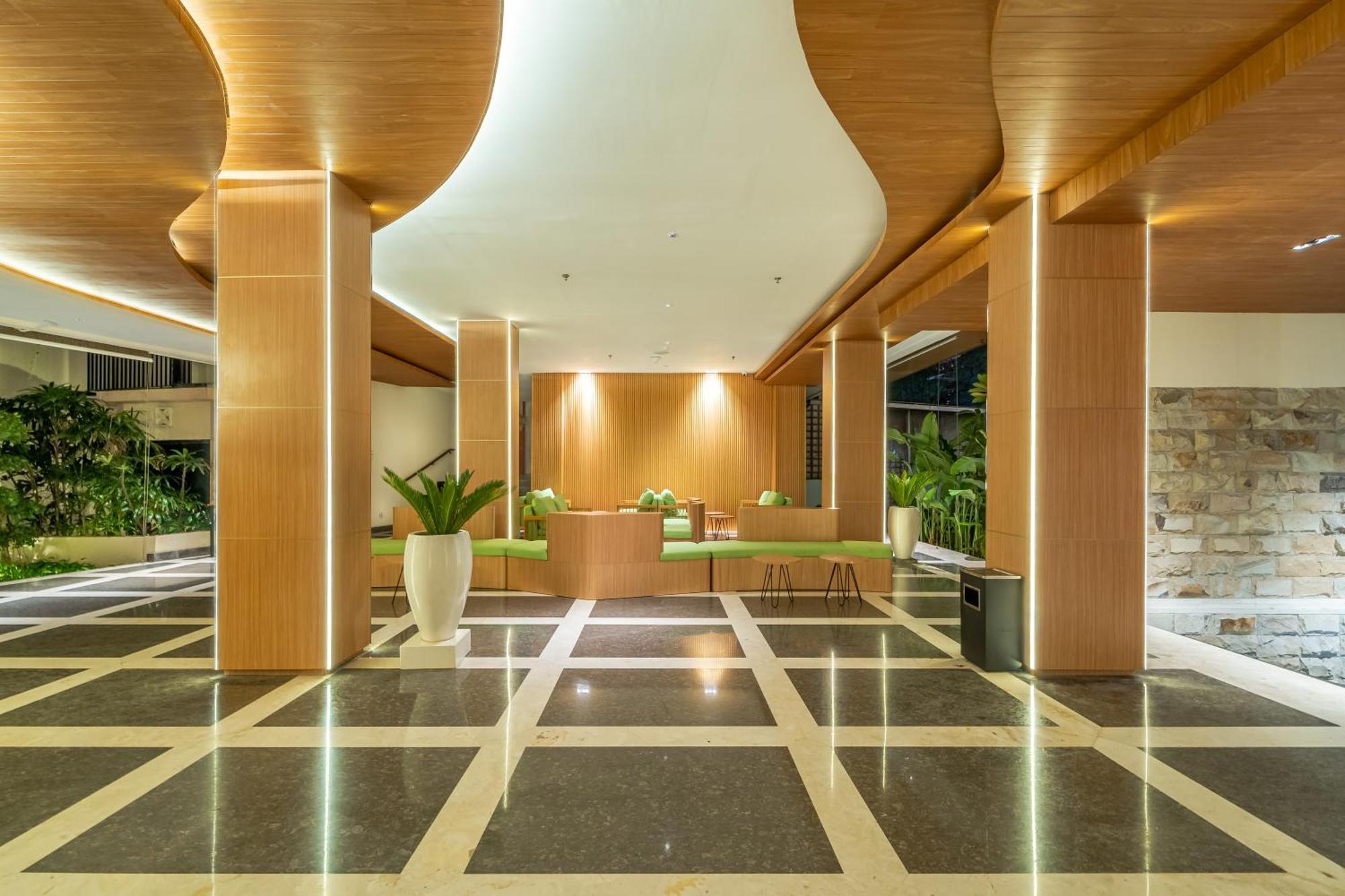 Cross Vibe Paasha Atelier Bali Kuta Hotel Kuta Lombok Exterior foto