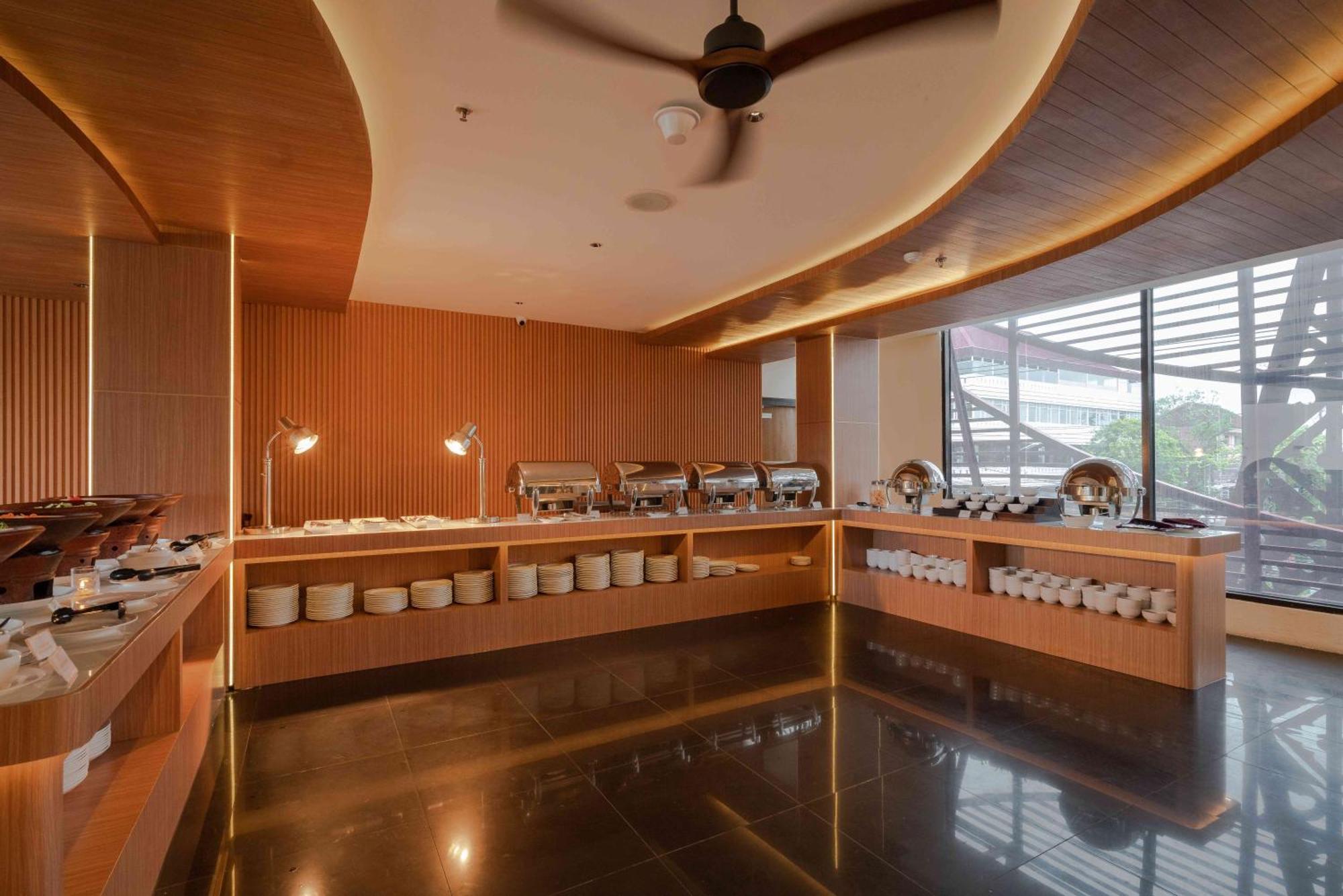Cross Vibe Paasha Atelier Bali Kuta Hotel Kuta Lombok Exterior foto