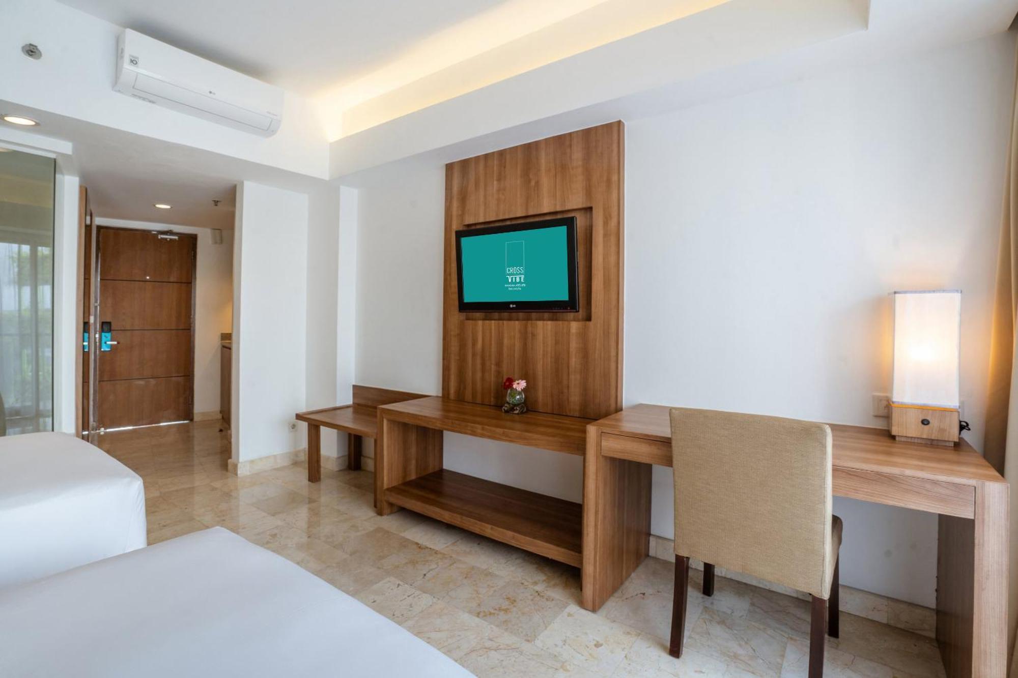 Cross Vibe Paasha Atelier Bali Kuta Hotel Kuta Lombok Exterior foto